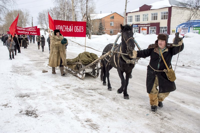 Барахолка подгорное. Красный обоз Томская область. Красный обоз межрегиональный проект. Красный обоз с рыбой. Красный обоз село.