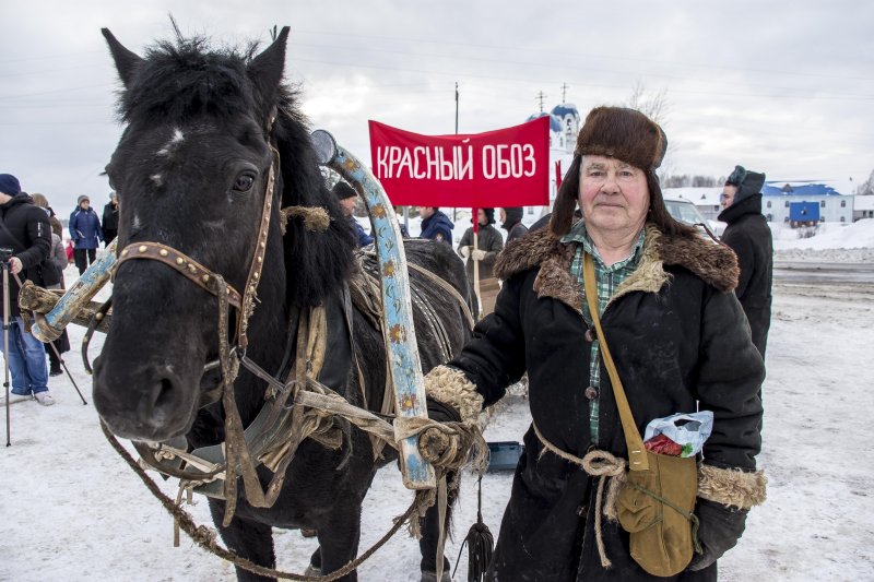 Барахолка подгорное. Красный обоз Томская область. Красный обоз межрегиональный проект. Красный обоз село. Село Подгорное Томская область.