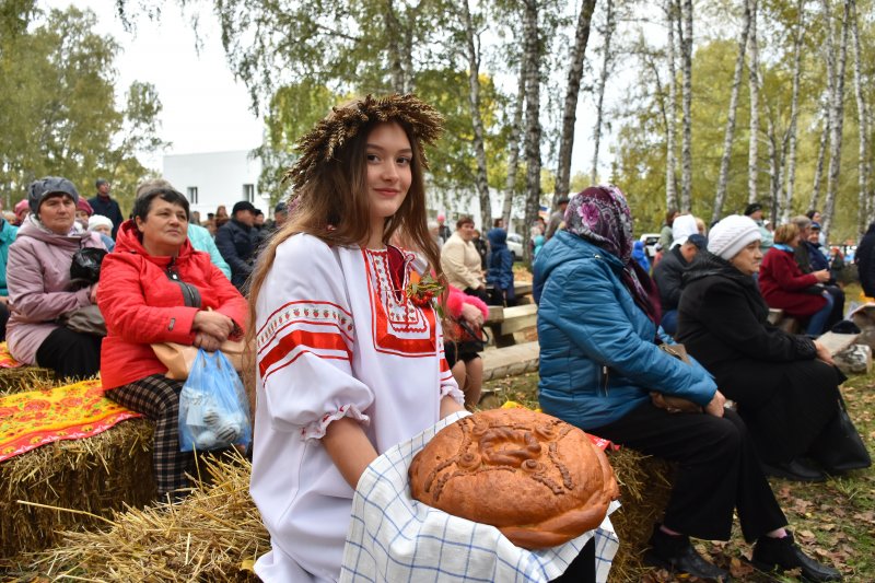 Погода в кожевниково томской. Кожевниково Томская область праздник хлеба. Народ на праздниках Кожевниково Томская область. Праздник хлеба в Кожевниково 2022. Кожевниково г. Асино праздник хлеба.